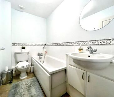 3 bedroom semi-detached house to rent - Photo 2