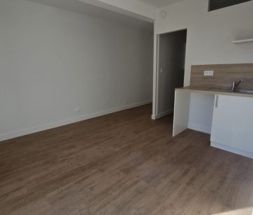 Location Appartement 2 pièces 26m² POITIERS 86000 - Photo 2