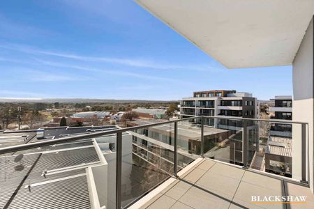 Two bedroom apartment in ideal location - Photo 4