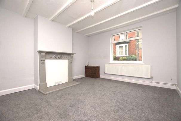 2 bedroom end of terrace house to rent - Photo 1