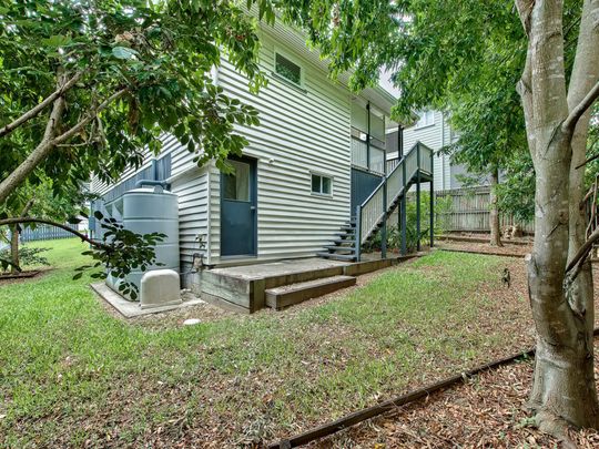 CHARMING, 3 BEDROOM HOUSE CLOSE TO QUT! - Photo 1