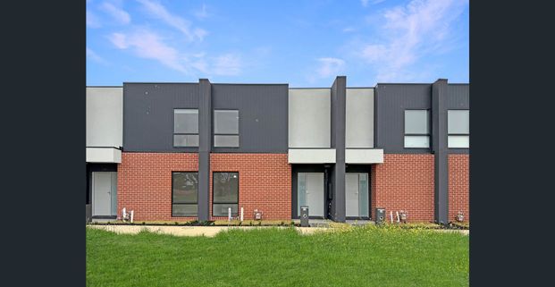 Apply Now! - Photo 1