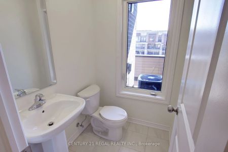 Condo Townhouse For Lease | N9195068 - Photo 4