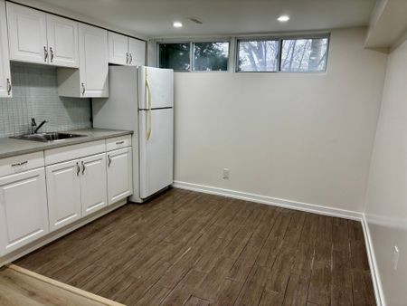 For Lease - 736 Sunnypoint Drive Unit# Basement B, Newmarket, Ontario - Photo 3