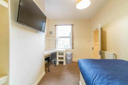 Room 5, 16 Claremont Terrace - Photo 4