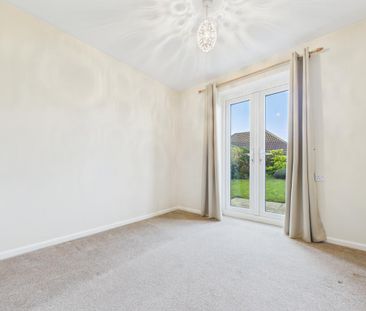 2 bedroom semi-detached bungalow to rent - Photo 3