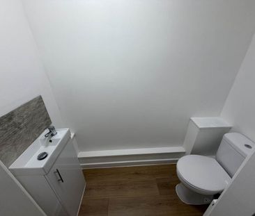 3 bedroom end of terrace house to rent - Photo 1