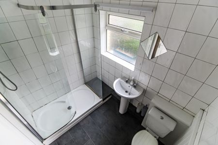 Birchwood Avenue, Treforest - Photo 2