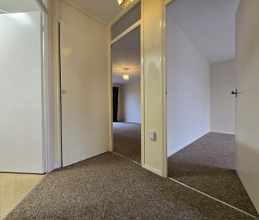 Guide Price £1,650 pcm - Available 12/06/2025 - Part Furnished - Photo 3