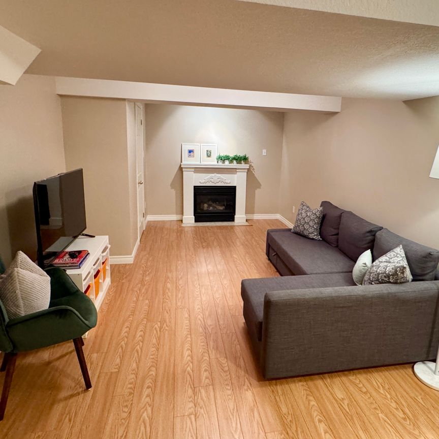 For Lease - 5151 Upper Middle Road Unit# 4, Burlington, Ontario - Photo 1
