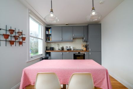 flat c, 4 Latchmere Road, London, UK, London - Photo 5