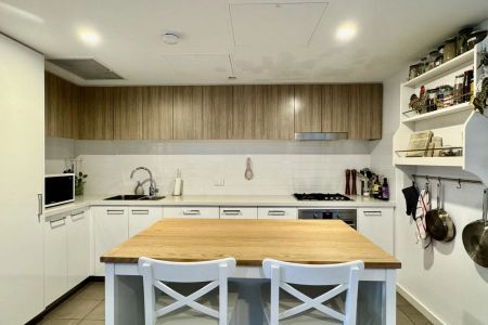 FULLY FURNISHED 2 BEDROOM APARTMENT LOCATED IN THE HEART OF ADELAIDE. - Photo 5