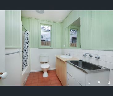109 Williamstown Road, Seddon, Vic 3011 - Photo 6