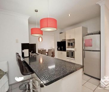 Hidden gem in Burleigh waters . - Photo 4