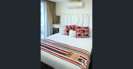 Convenient Waterfront Living at The Sebel Docklands - Photo 5