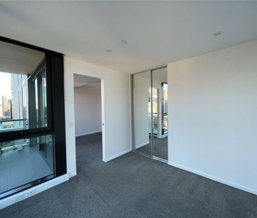 2713/618 Lonsdale Street - Photo 3