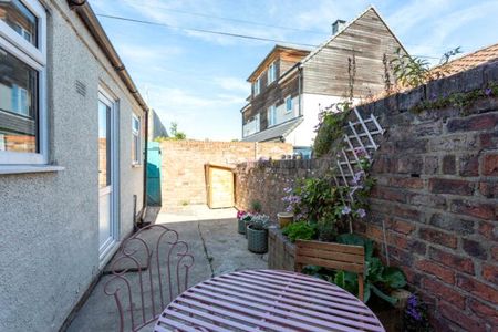 2 bedroom terraced house to rent - Photo 3