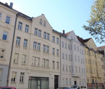 Schön geschnittene 3-Zi. Whg. mit Balkon, Laminat, EBK mgl., WG gee... - Photo 2