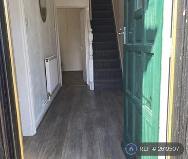 2 bedroom semi-detached house to rent - Photo 4