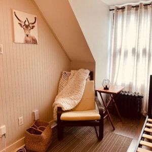 Prêt a vivre possibilité court terme ! 2 minutes du Cégep - meublé, wifi, chauffage inclus - Photo 2