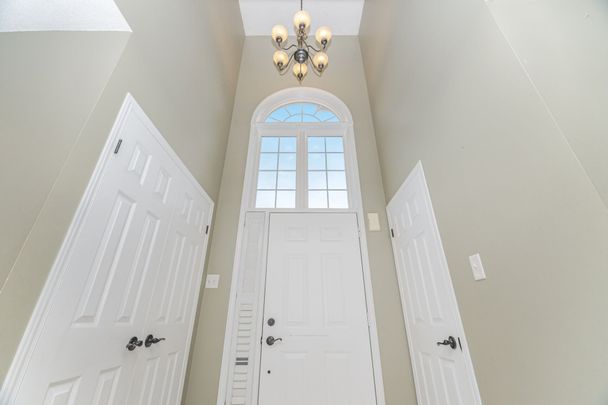 For Lease - 1395 Tobyn Drive, Burlington, Ontario - Photo 1