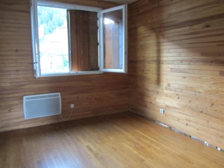 Location Appartement 4 pièces 80m² BORT LES ORGUES 19110 - Photo 5