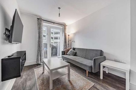 High Wycombe, Buckinghamshire, HP11 - Photo 2