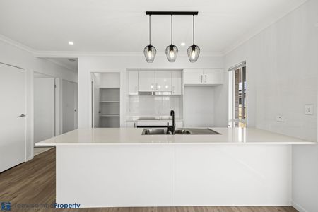 Brand New Family Home in Alford Grove Estate - Photo 5