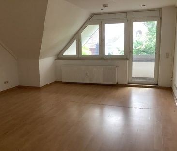 Schöne, große Dachgeschosswohnung mit Balkon! - Foto 5