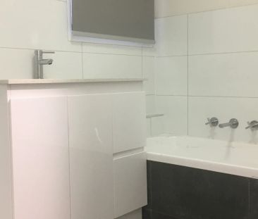 2 Bedroom Unit In Prime Location - Photo 3