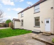 4 bedroom detached house to rent - Photo 1