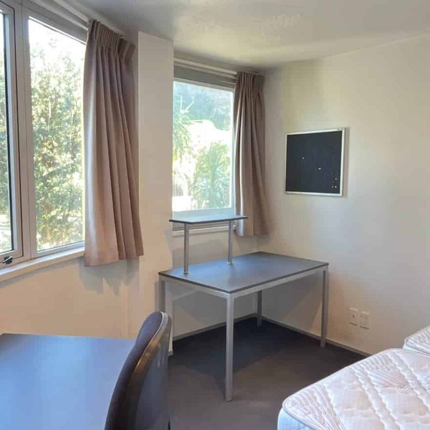 Furnished One Bedroom Apartment In AKL Central - Photo 1