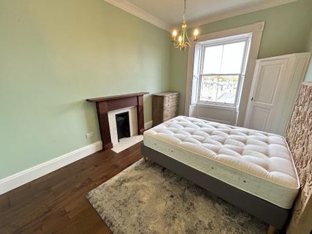 3 bedroom flat to rent - Photo 4