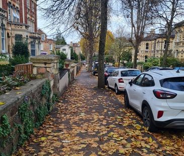 2 Bed Flat, Hanbury Road, BS8 - Photo 2
