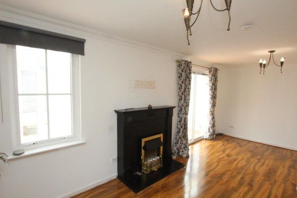 4 bedroom detached house to rent - Photo 1