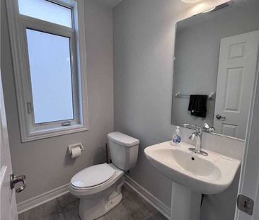 For Lease - 3325 Carding Mill Trail, Oakville, Ontario - Photo 3