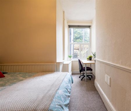 5 bedroom private hall to rent - Photo 2