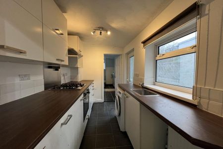 2 bedroom terraced house to rent - Photo 5