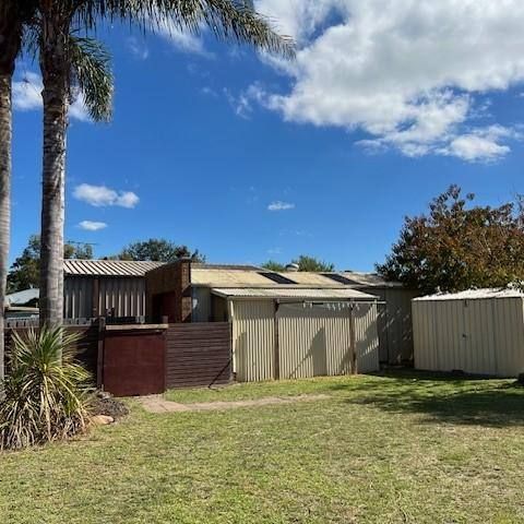 FAMILY HOME IN QUIET COURT YARD LOCATION - PRICE REDUCTION - Photo 1