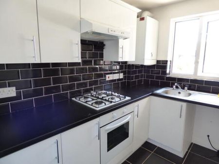 Two Bedroom House with Garden and Off-Road Parking for Two Cars, Gosport - Photo 4