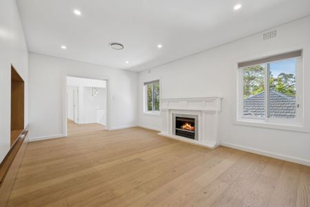 Immaculately Presented Family Home in Prime Location! - Photo 5