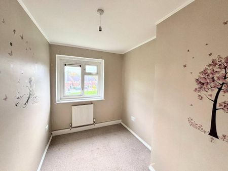 3 bedroom apartment to rent - Photo 3