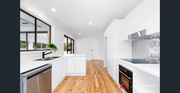 Pretty as a picture - Photo 1