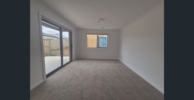 Brand New 4-Bedroom Home – Modern Comfort in a Prime Location - Photo 1