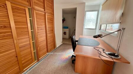 Apartment with large terrace and sea and mountain views for short-term rental - Photo 2