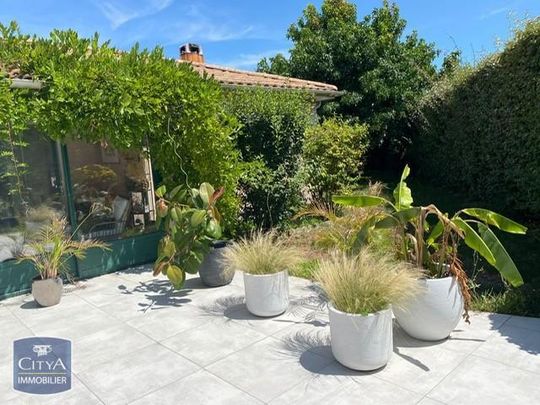 Location Maison 5 pièces 154m² ST JEAN D ILLAC 33127 - Photo 1