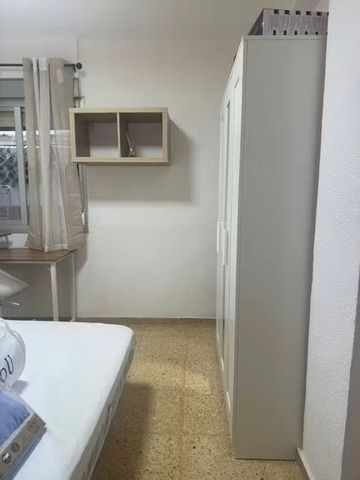 Carrer de Sant Francesc dAssís, Valencia, Valencian Community 46920 - Photo 4