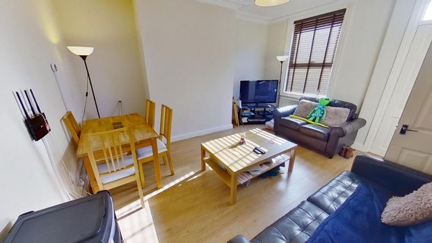 3 bedroom terraced house to rent - Photo 1