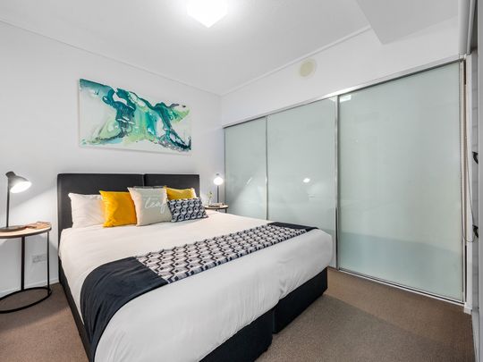 193/30 Macrossan Street, Brisbane City QLD 4000 - Apartment For Rent - $850 | Domain - Photo 1