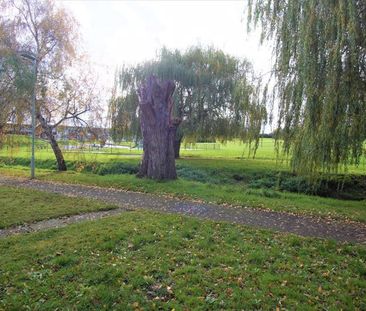 Russet Close, Tuffley - Photo 6